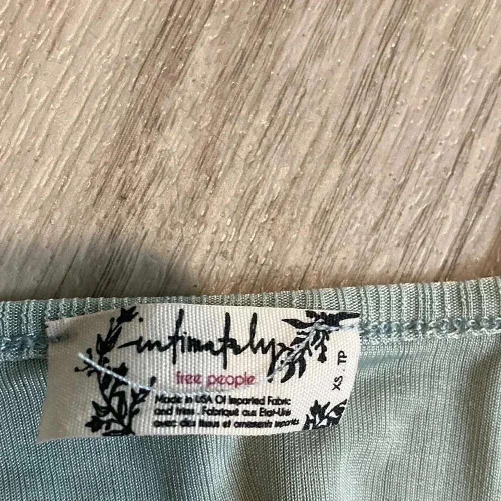 🍀 FREE PEOPLE SLINKY TANK